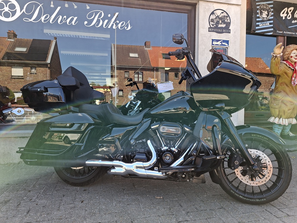 Harley Davidson FLHRS 107 Roadking Special omgevormd tot Roadglide year 2018