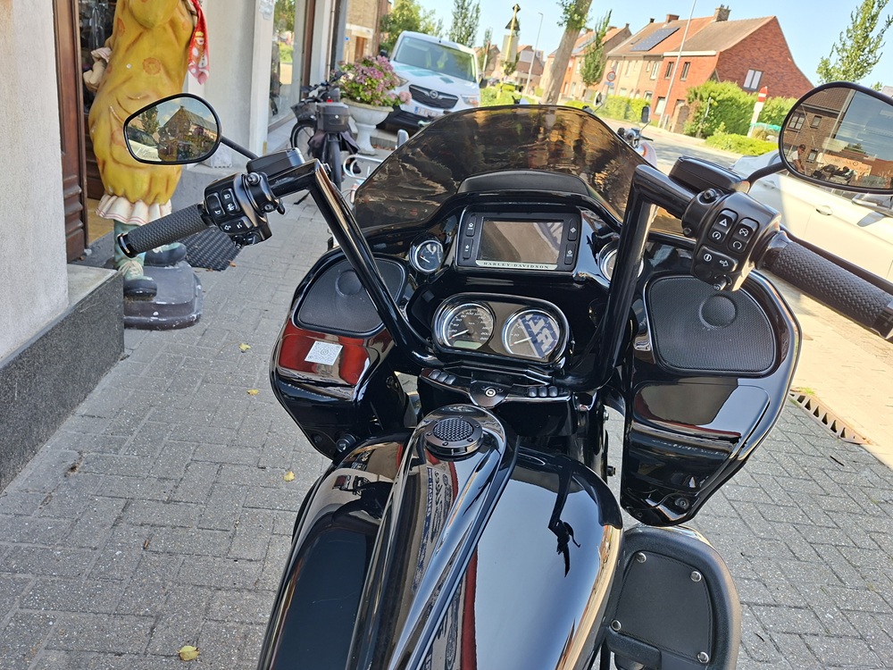 Harley Davidson FLHRS 107 Roadking Special omgevormd tot Roadglide year 2018
