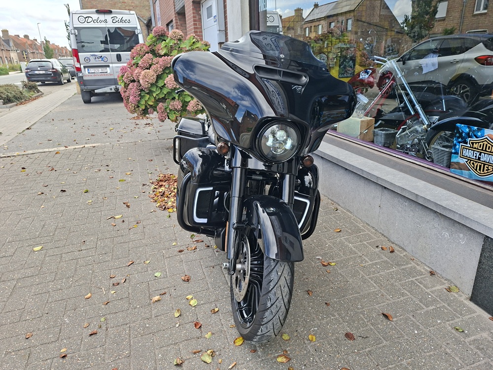 Harley Davidson FLHXS 107 Streetglide special year 2018 - 38332km