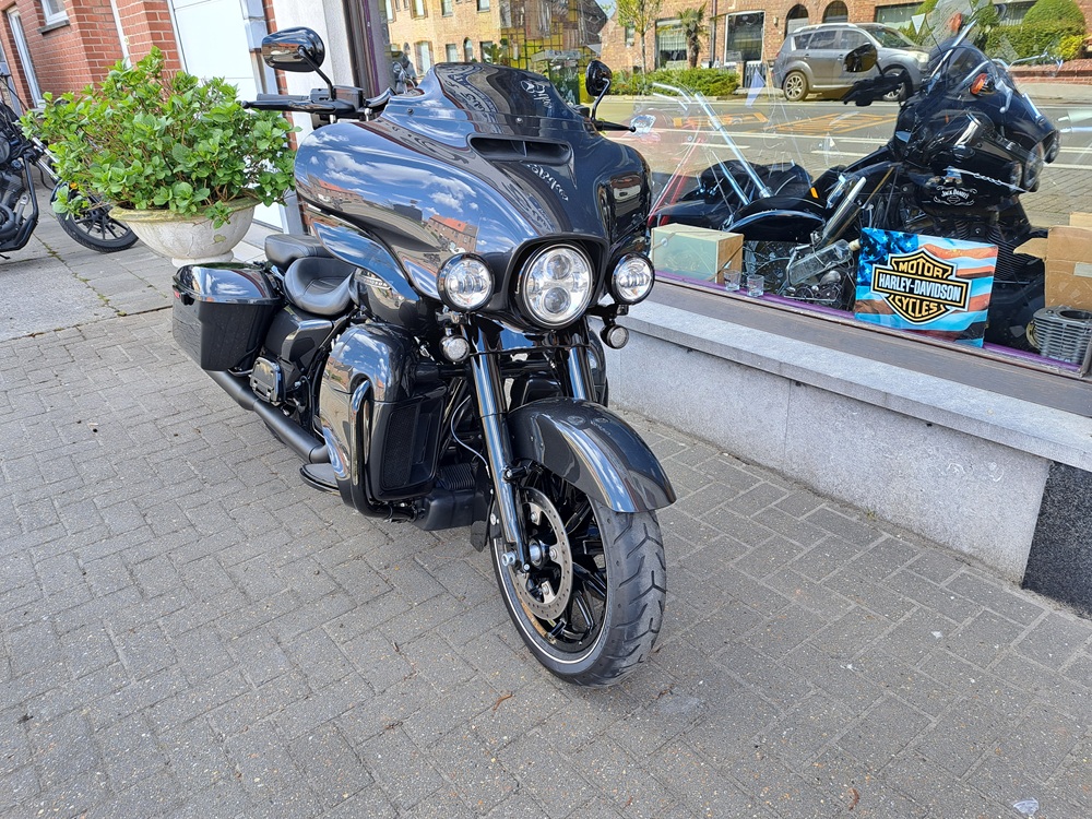 Harley Davidson FLHTK 103 omgevormd naar streetglide year 2015 - 36988km
