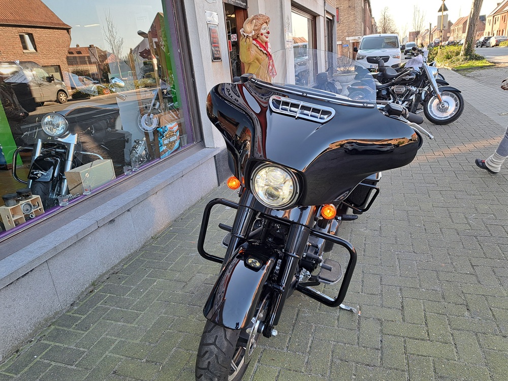 Harley Davidson FLHX 107 Streetglide year 2021 - 6121km